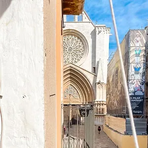 https://catedral-apartment-with-balcony-tarragona-centre.top-hotels-tarragona.com